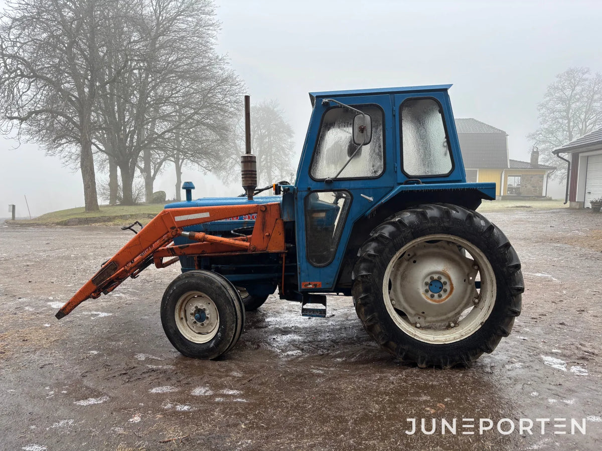 Ford 3000 med lastare