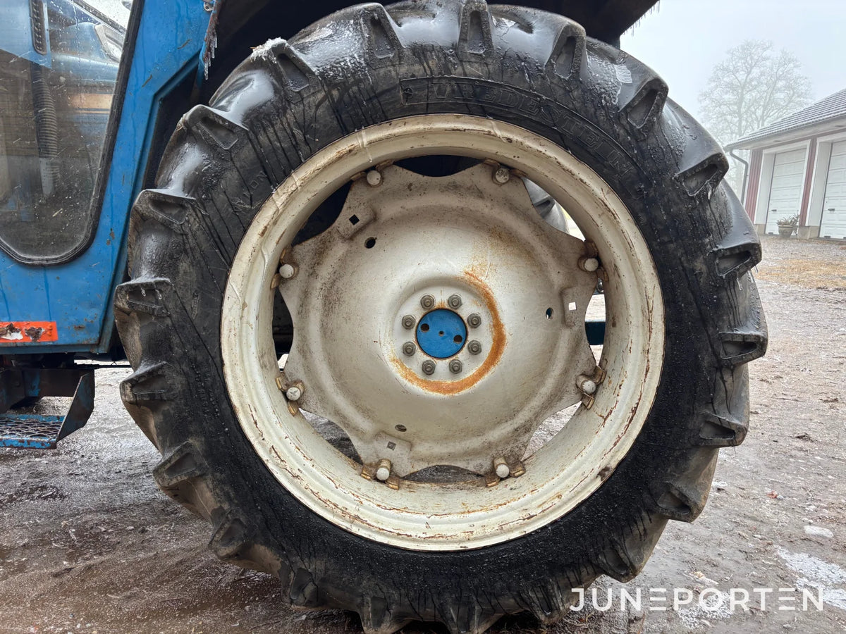 Ford 3000 med lastare