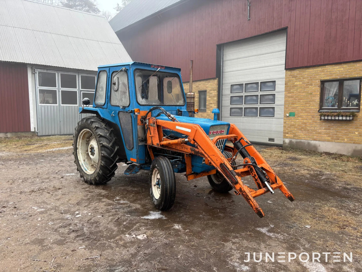 Ford 3000 med lastare