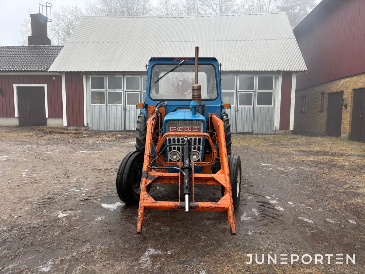 Ford 3000 med lastare