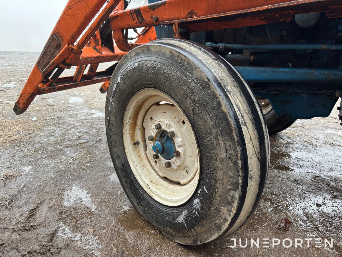 Ford 3000 med lastare