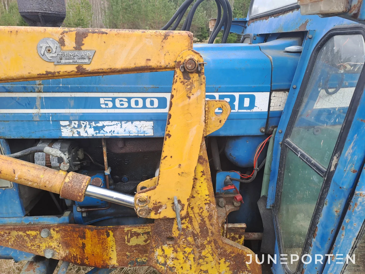 Ford 5600 med lastare
