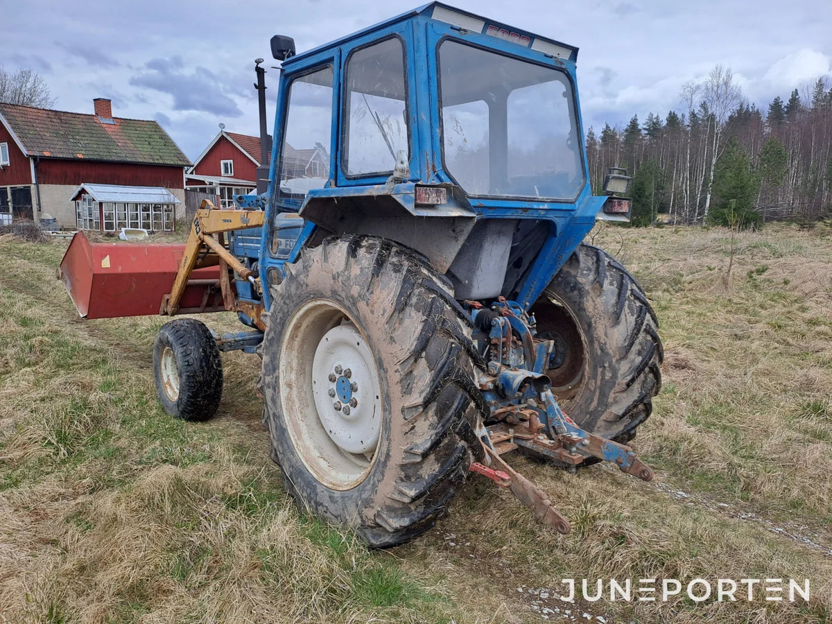 Ford 5600 med lastare