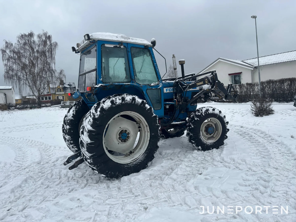 Ford 7700 med trima lastare