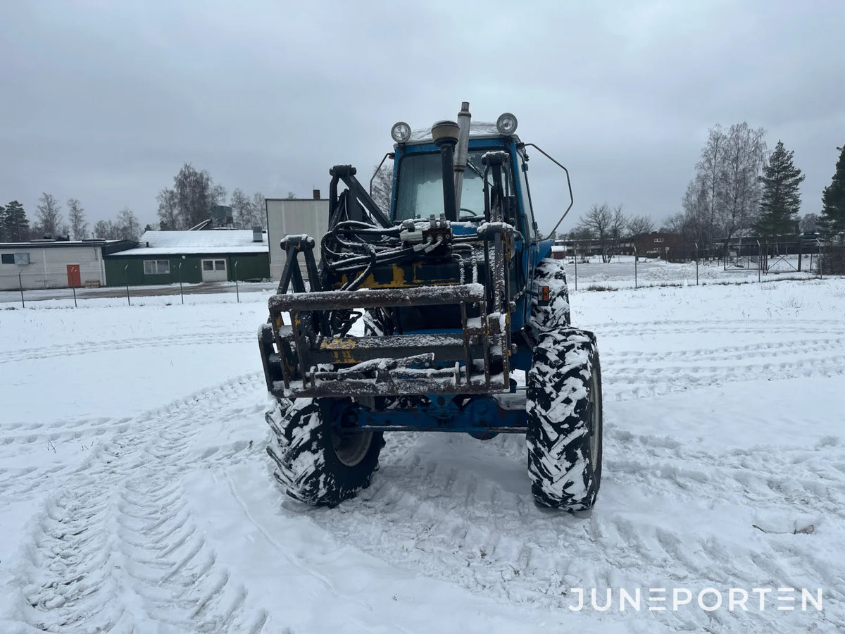 Ford 7700 med trima lastare