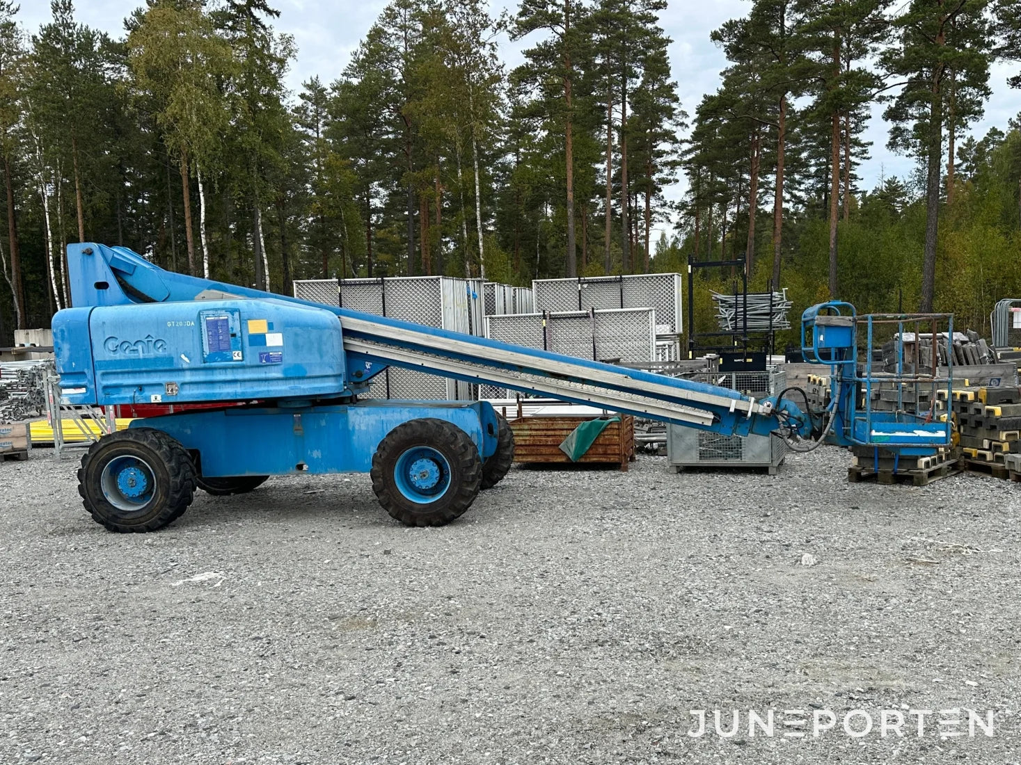 Bomlift Genie S-60