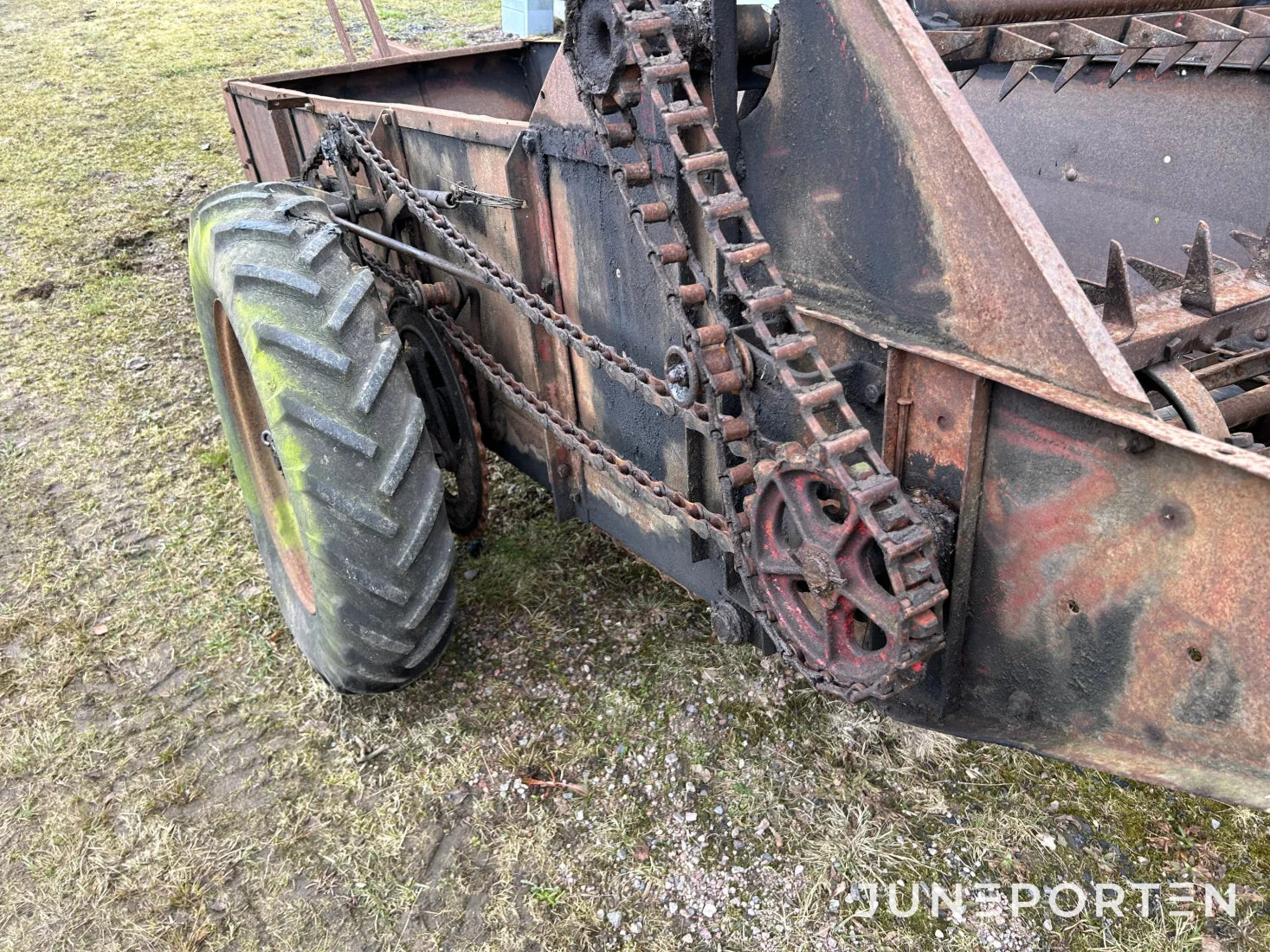 Gödselspridare för traktor eller häst