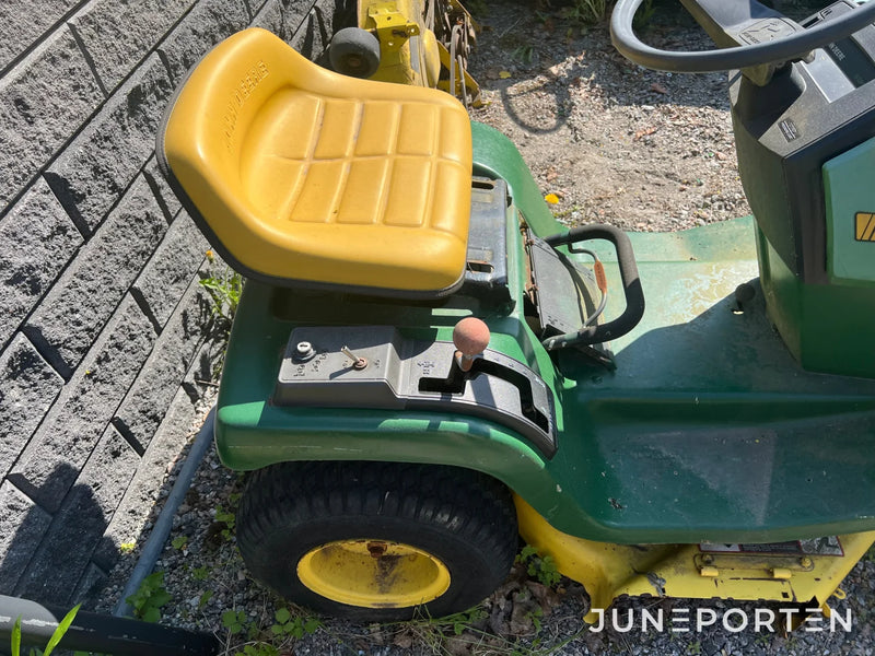 Gräsklippare John Deere STX 30