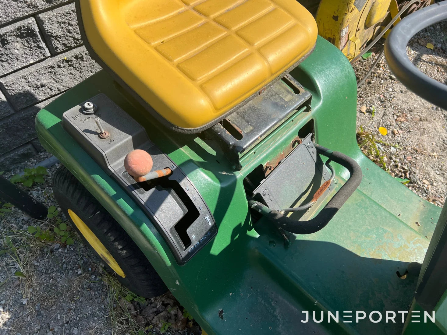 Gräsklippare John Deere STX 30