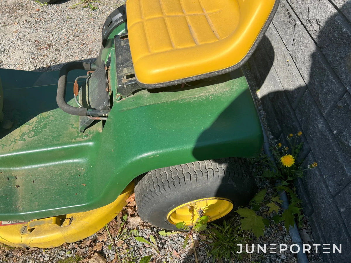 Gräsklippare John Deere STX 30