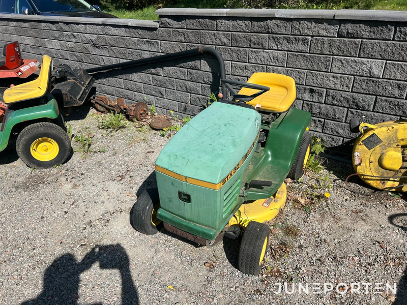 Gräsklippare John Deere STX 30