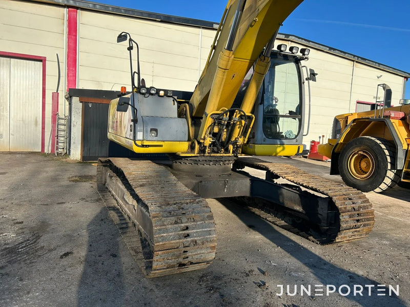 Grävmaskin New Holland E305