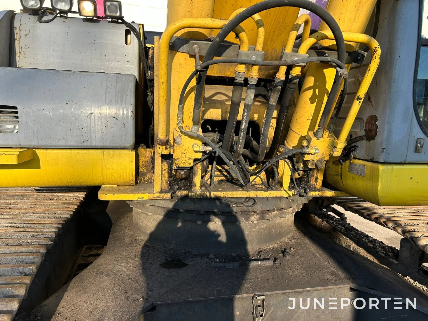 Grävmaskin New Holland E305