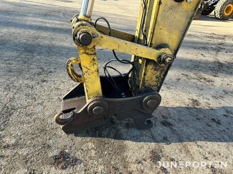 Grävmaskin New Holland E305