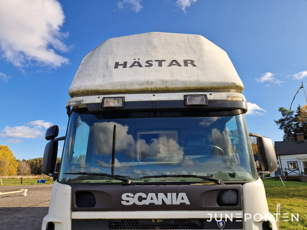 Hästlastbil Scania P94LB4X2NB300