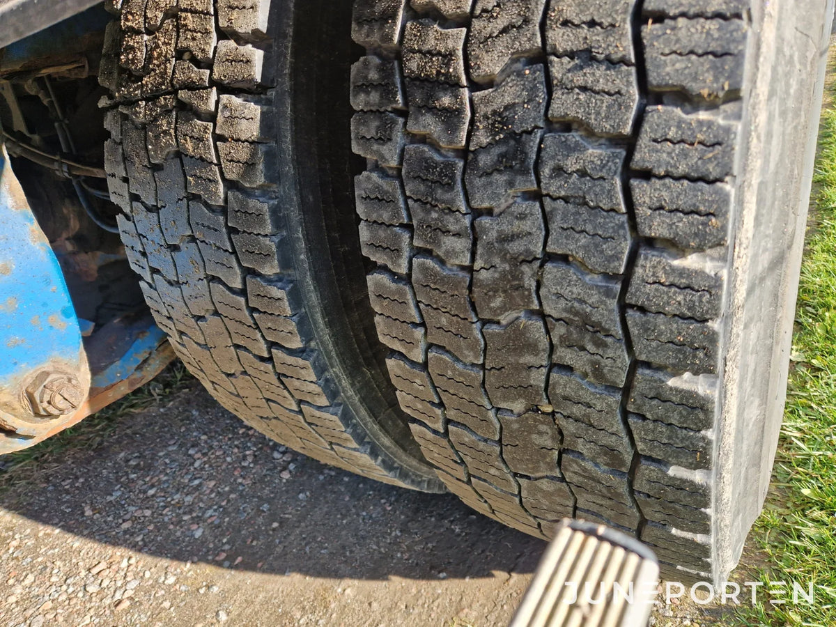 Hästlastbil Scania P94LB4X2NB300