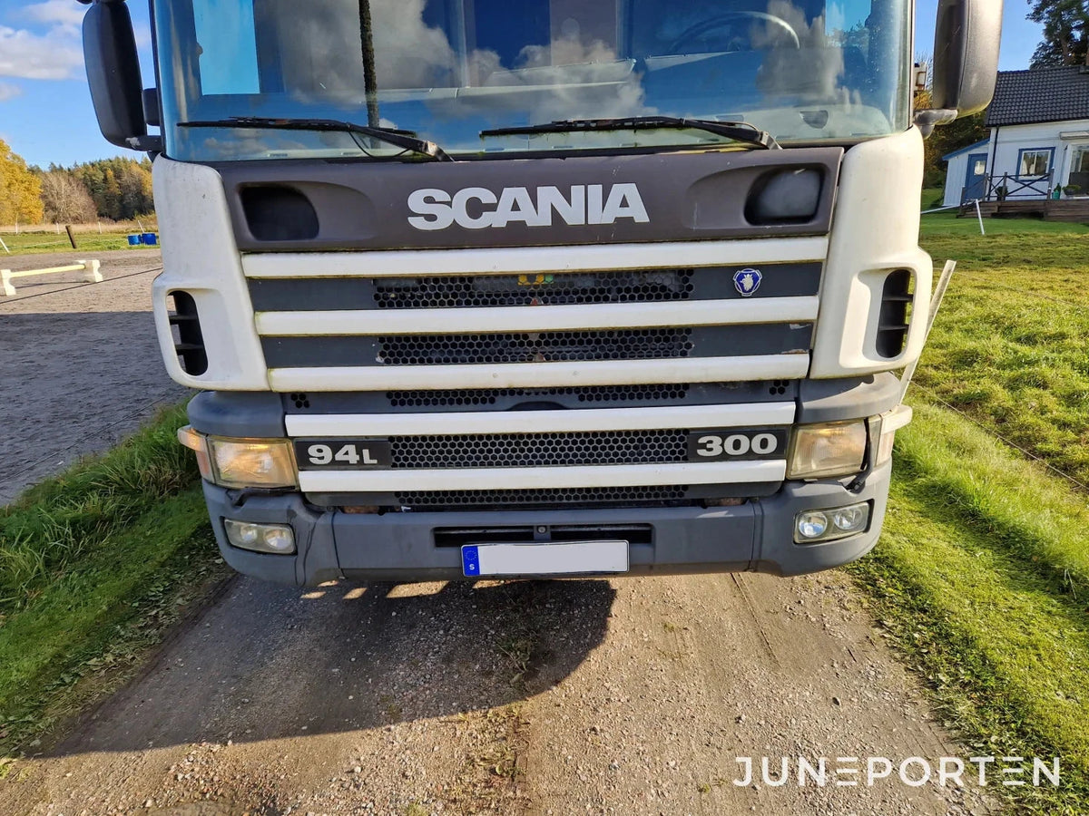 Hästlastbil Scania P94LB4X2NB300