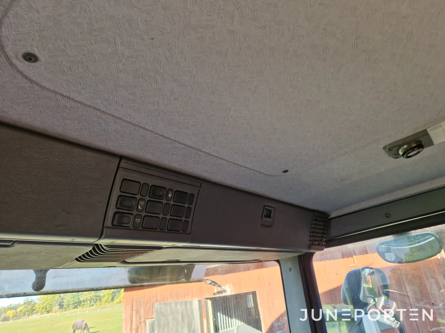 Hästlastbil Scania P94LB4X2NB300