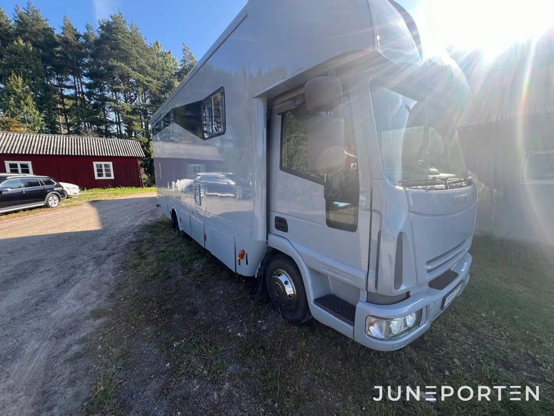 Hästtransport Iveco 75E17