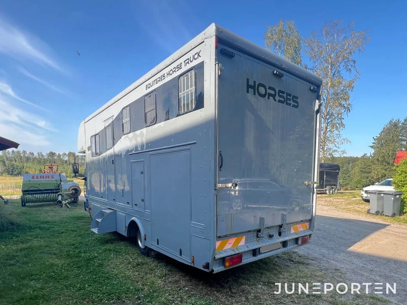 Hästtransport Iveco 75E17