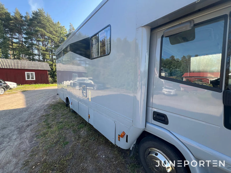 Hästtransport Iveco 75E17