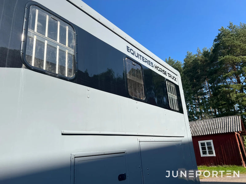 Hästtransport Iveco 75E17