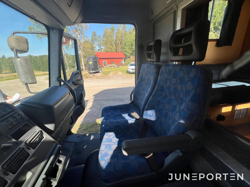 Hästtransport Iveco 75E17