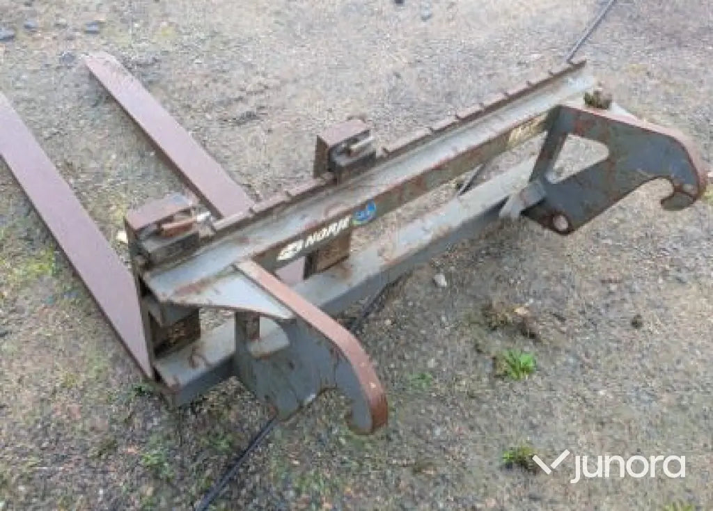 Hjullastare Komatsu WA80M-7 med 4 redskap