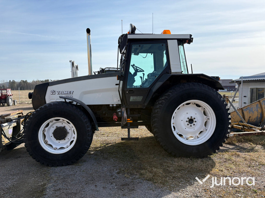 Traktor - Valmet, 8300