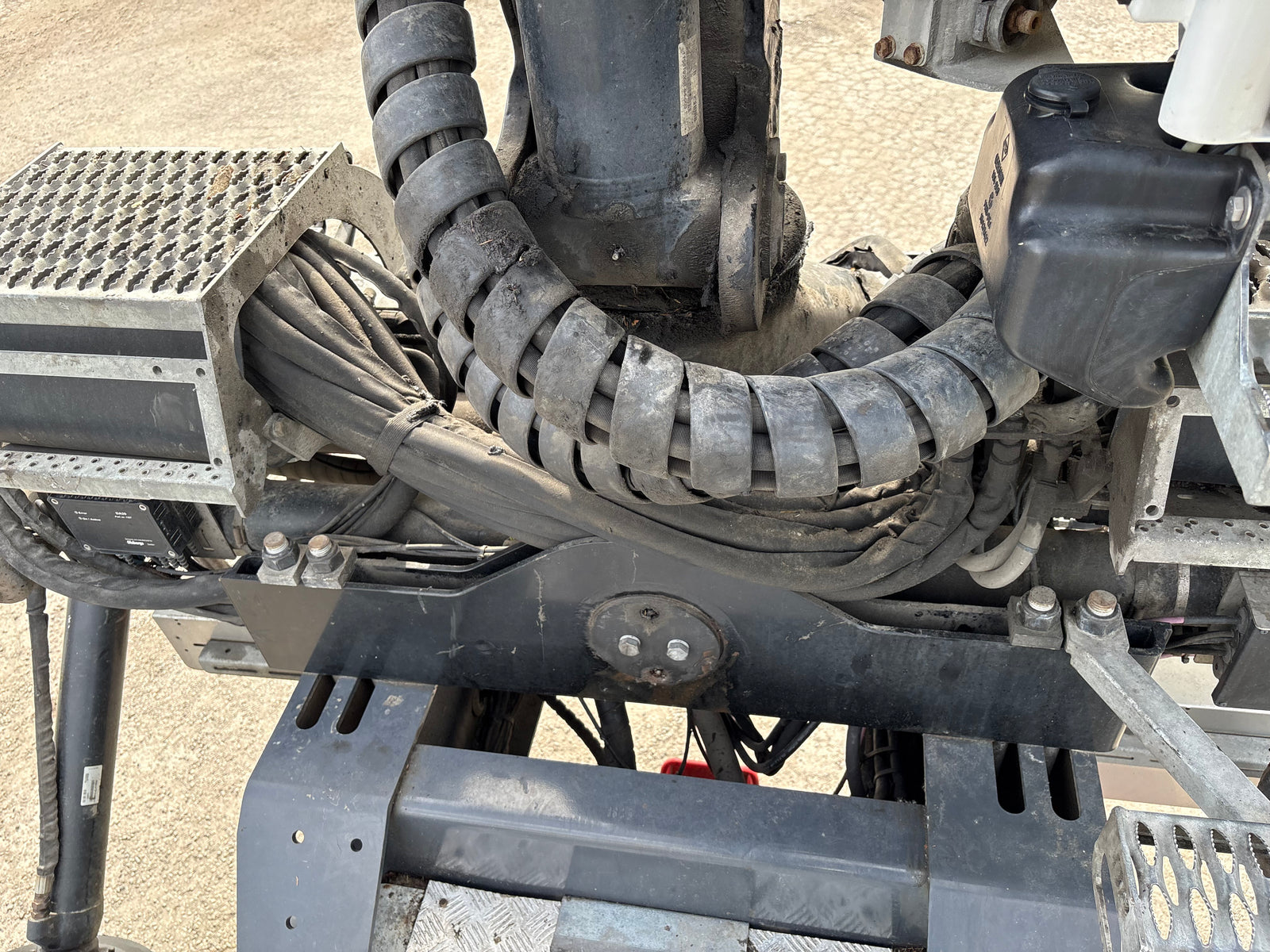 Timmerbil med kran - Scania, R660B6X4NB