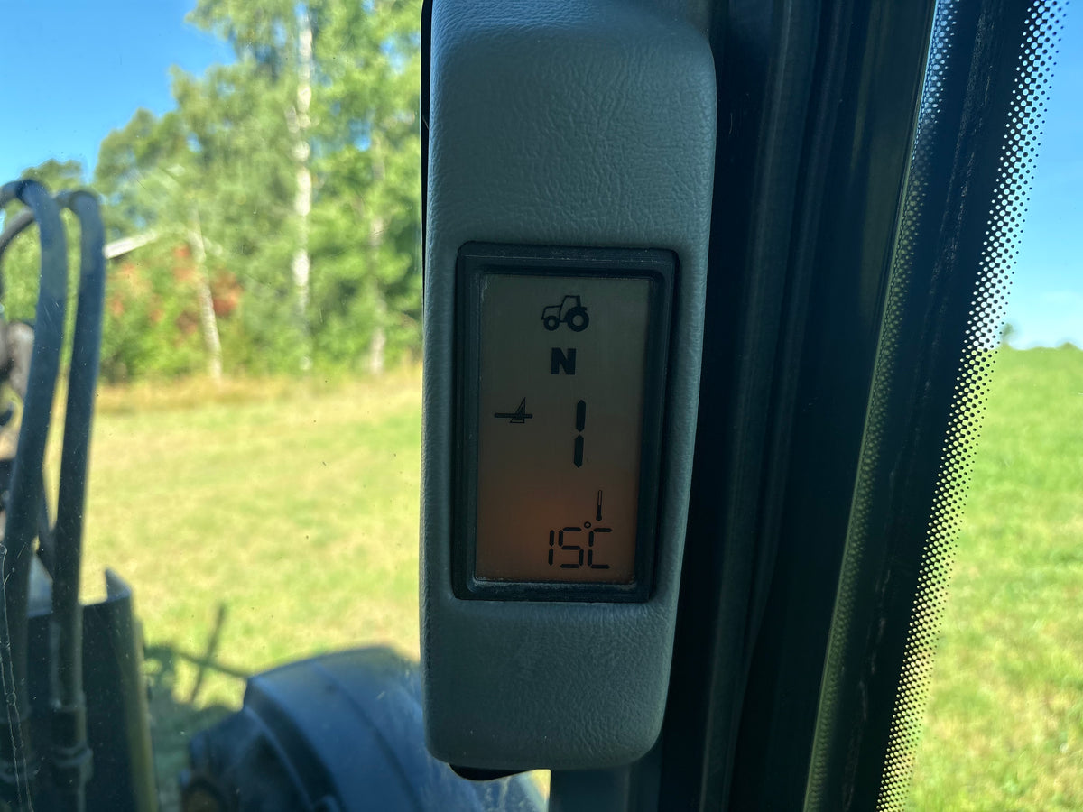 Traktor - Valtra X120, Med lastare, Midjestyrd