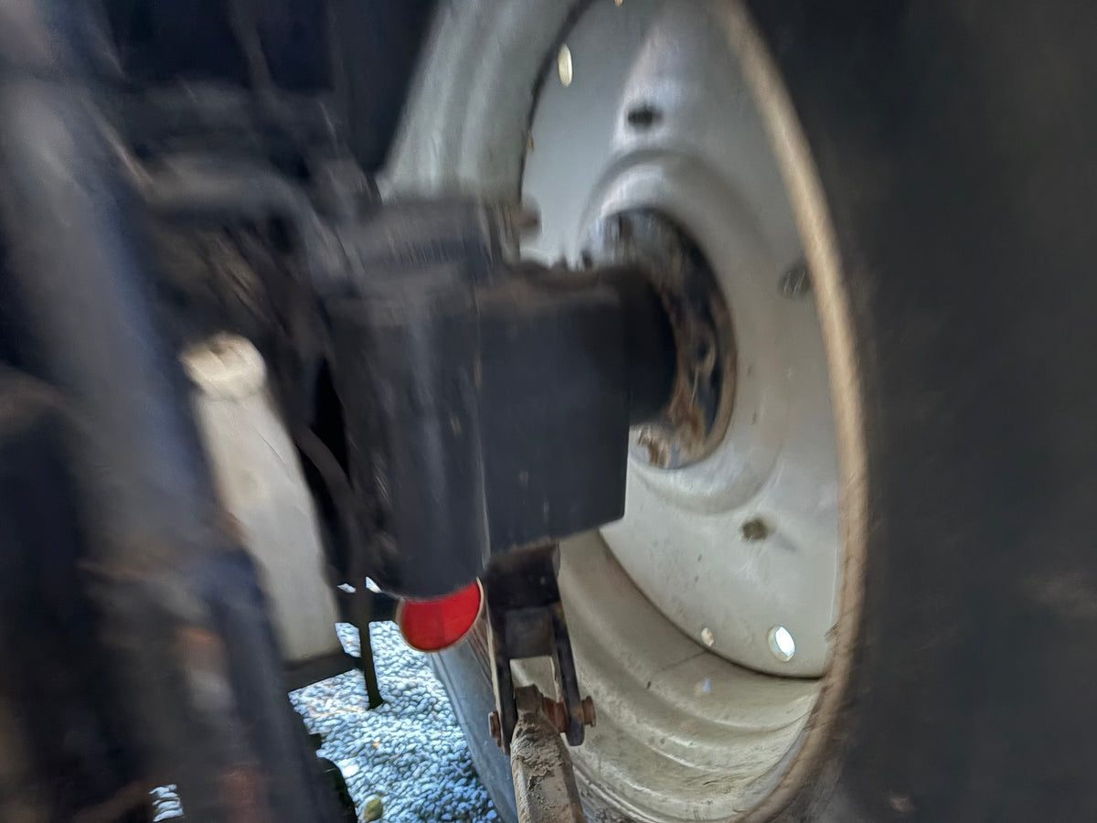 Traktor - Valtra X120, Med lastare, Midjestyrd