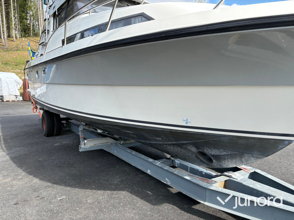 Båt med trailer - Tresfjord, 33 Cabin Cruiser