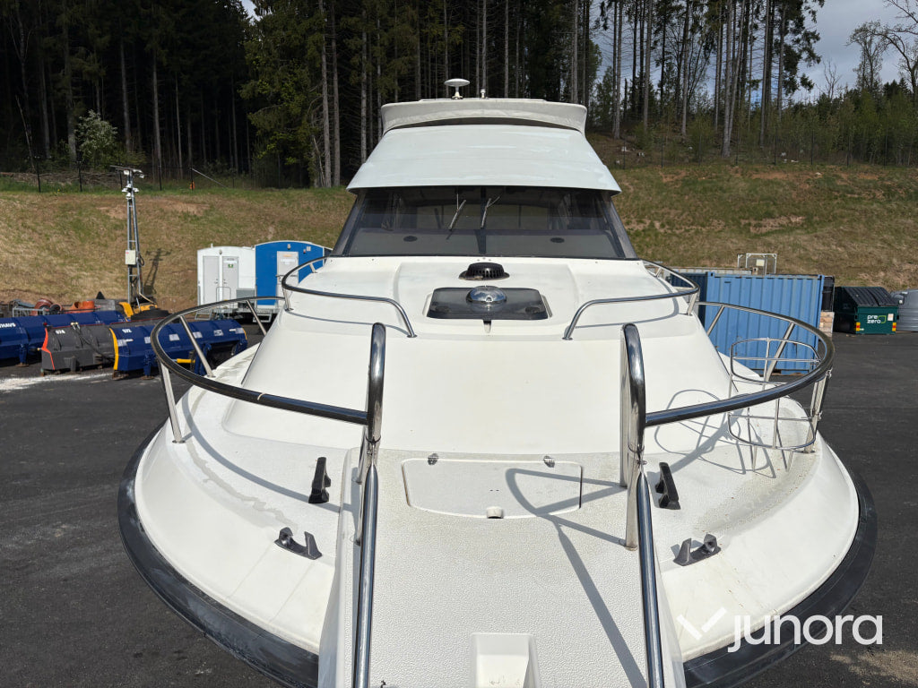 Båt med trailer - Tresfjord, 33 Cabin Cruiser