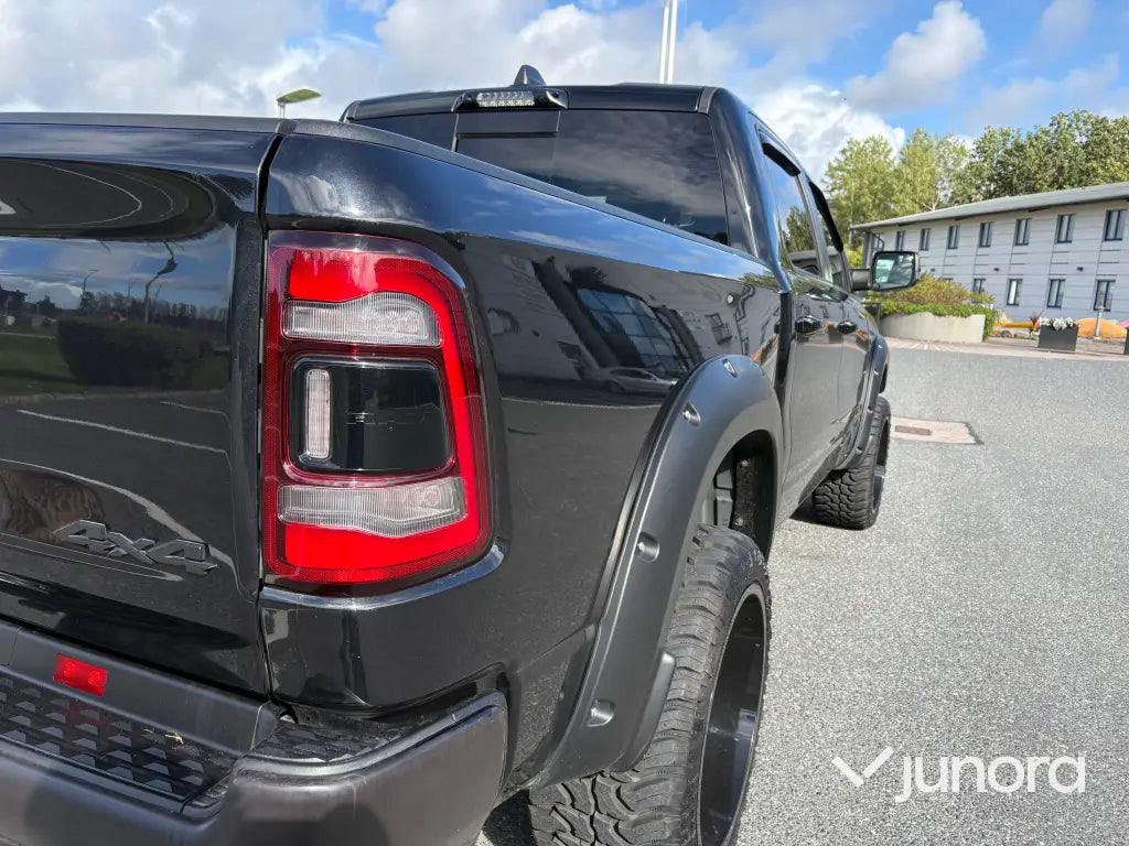 Pickup Dodge Ram 1500 Limited Night Edition