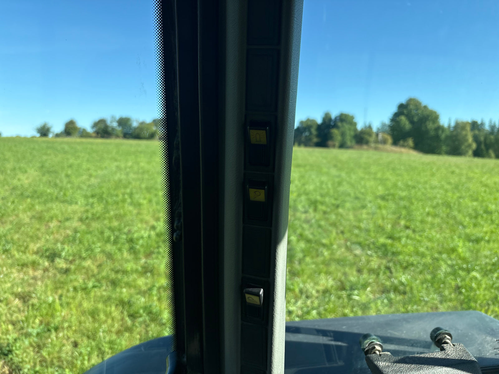 Traktor - Valtra X120, Med lastare, Midjestyrd