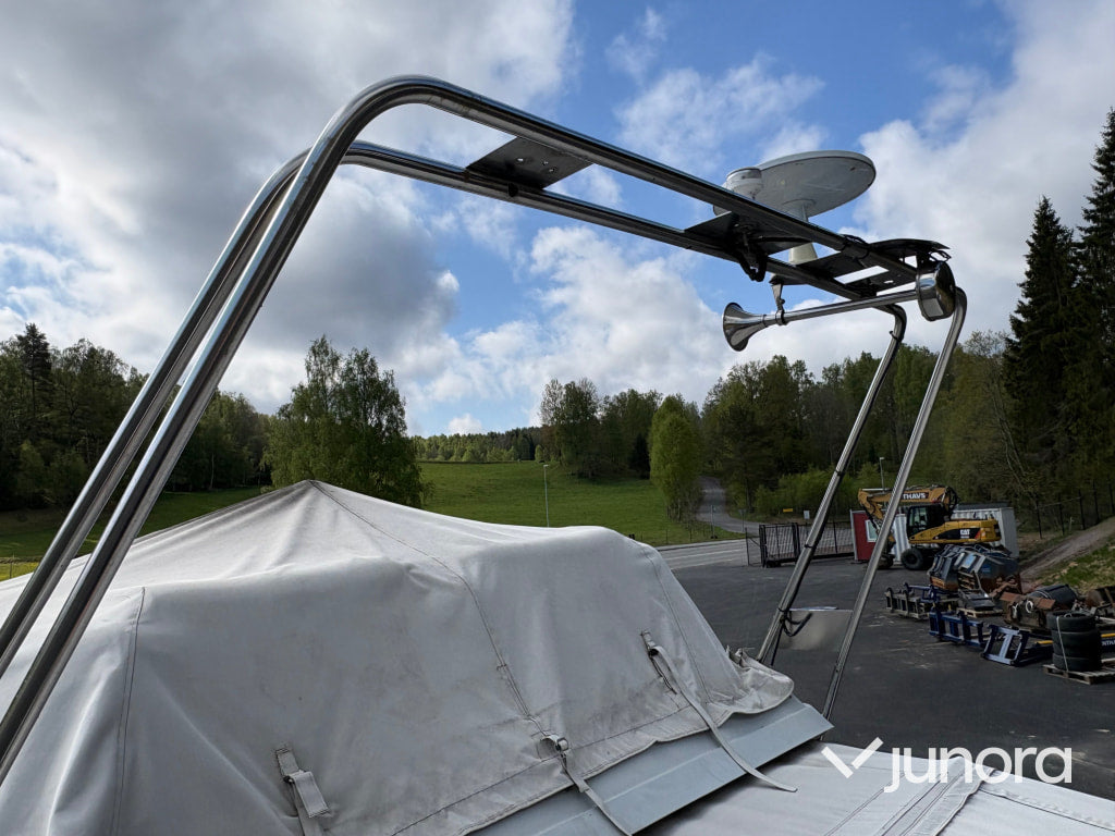 Båt med trailer - Tresfjord, 33 Cabin Cruiser