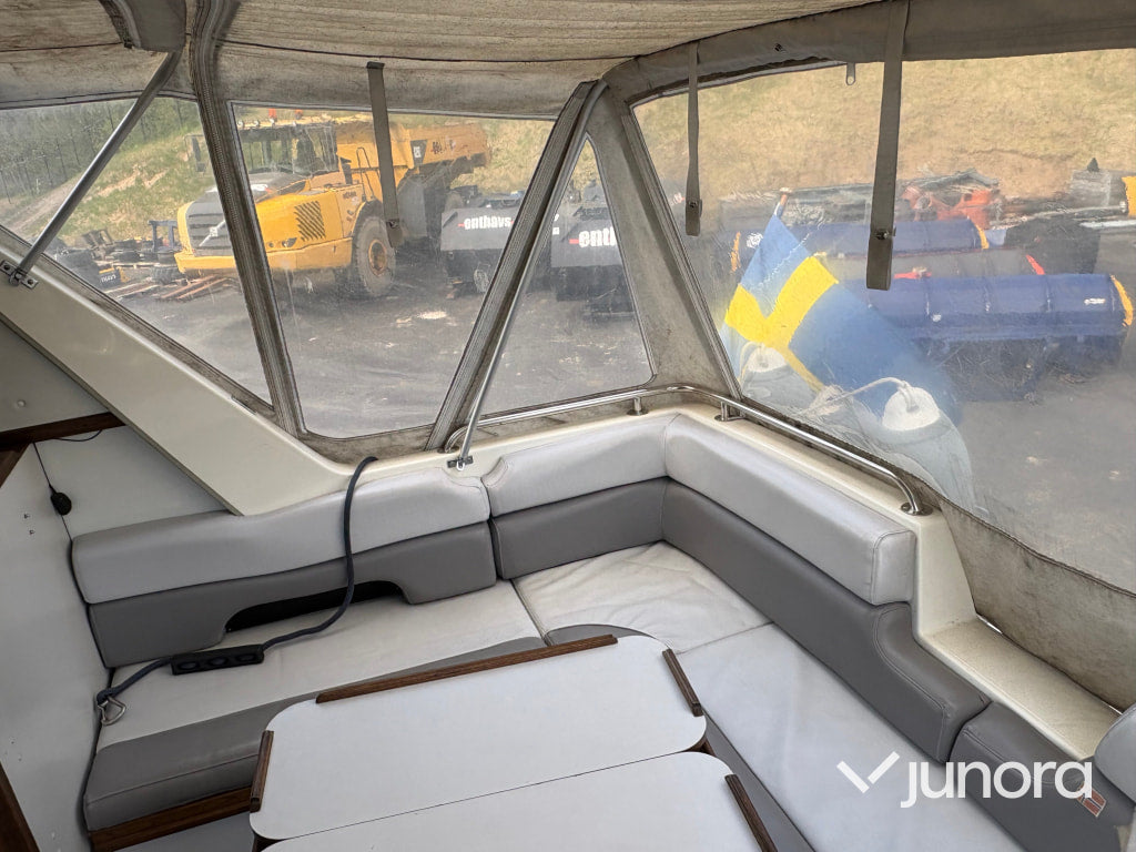 Båt med trailer - Tresfjord, 33 Cabin Cruiser