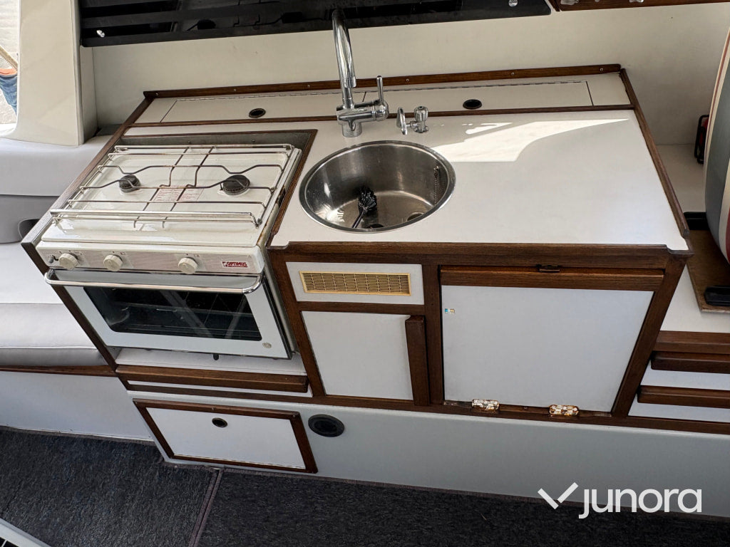 Båt med trailer - Tresfjord, 33 Cabin Cruiser
