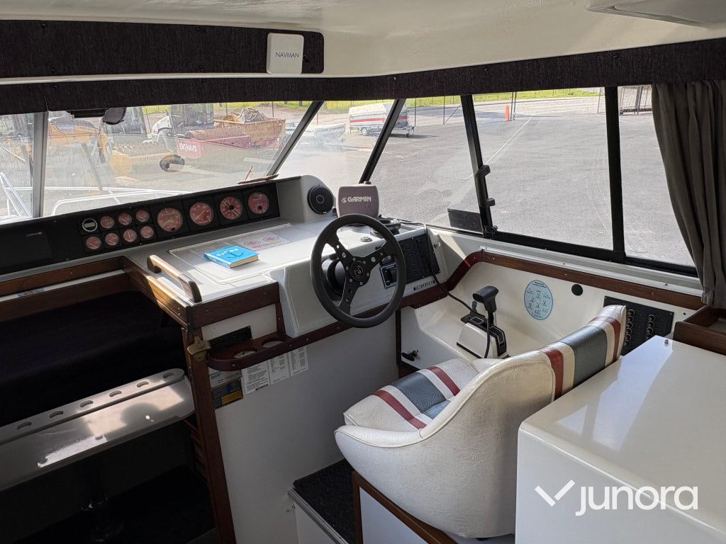 Båt med trailer - Tresfjord, 33 Cabin Cruiser