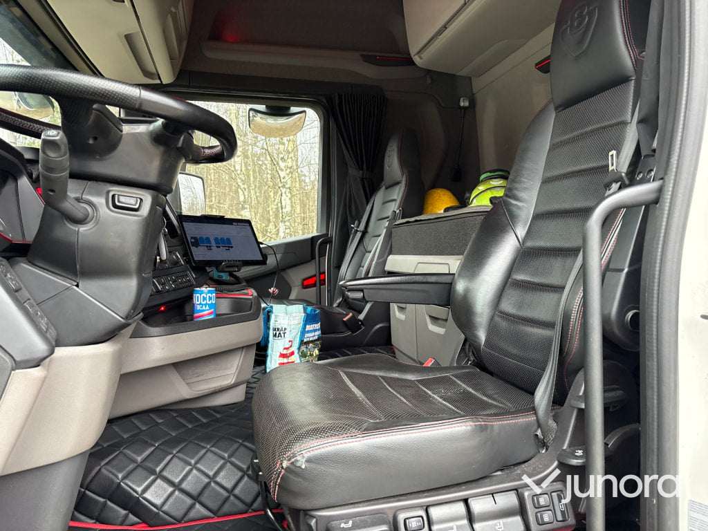 Timmerbil med släp - Scania, R660B6X4NB