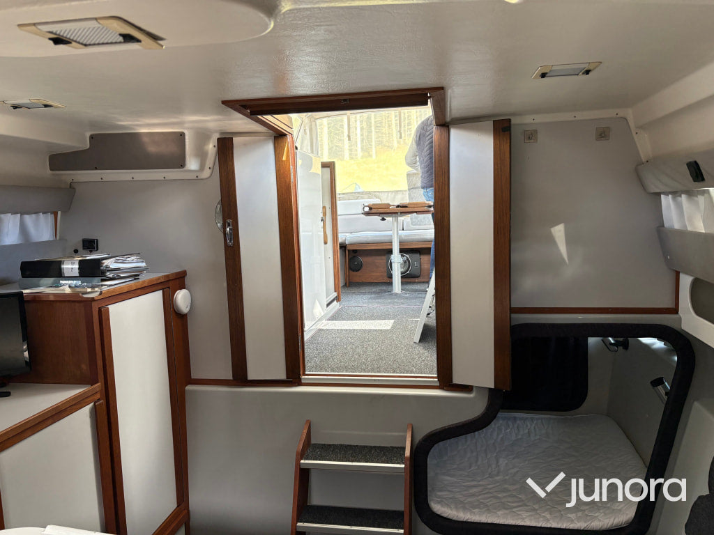 Båt med trailer - Tresfjord, 33 Cabin Cruiser