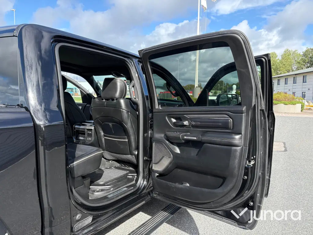 Pickup Dodge Ram 1500 Limited Night Edition