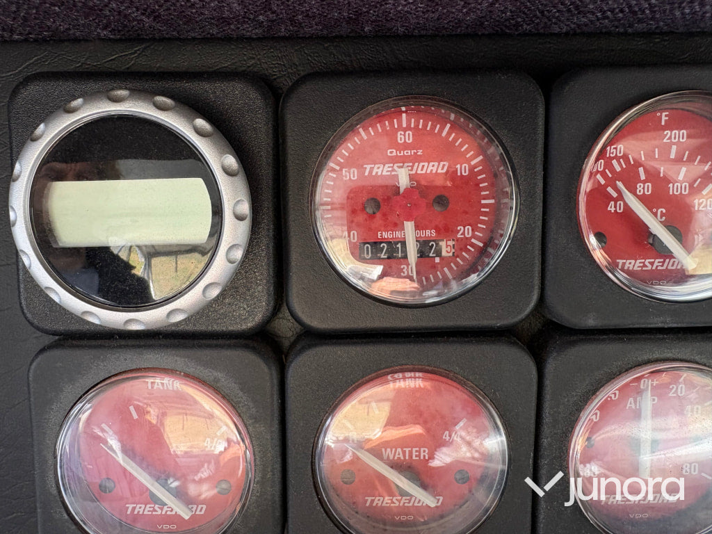Båt med trailer - Tresfjord, 33 Cabin Cruiser