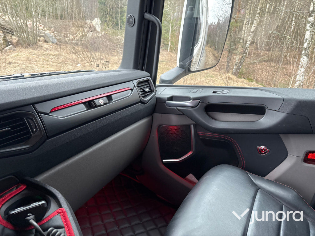 Timmerbil med släp - Scania, R660B6X4NB