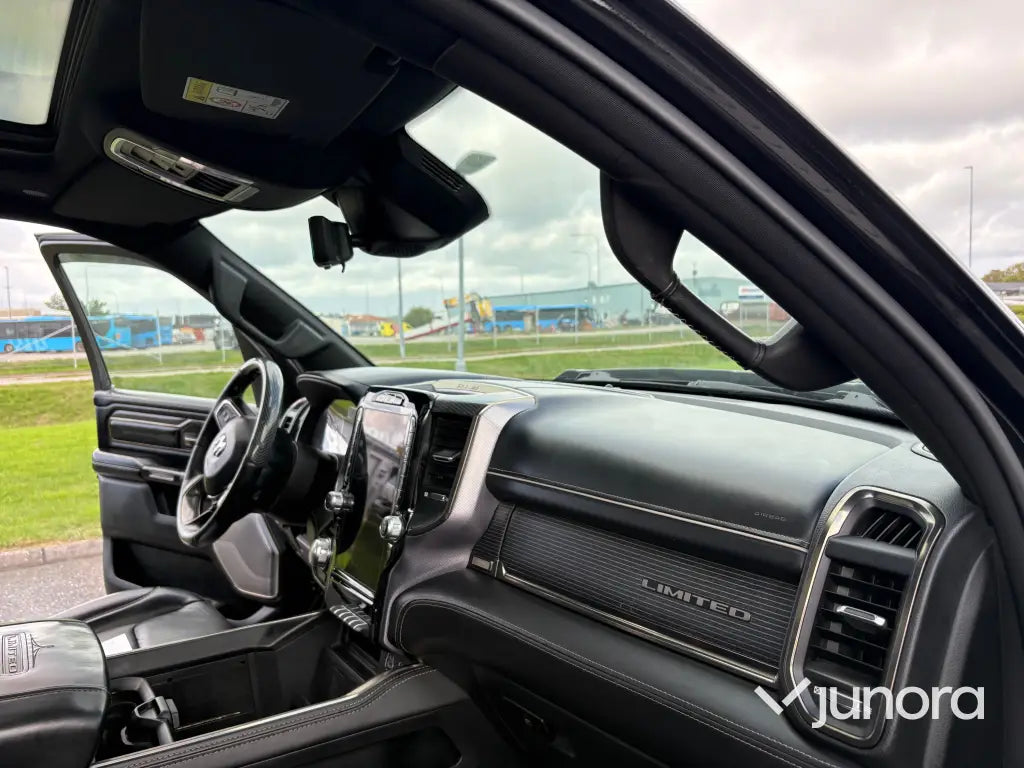 Pickup Dodge Ram 1500 Limited Night Edition