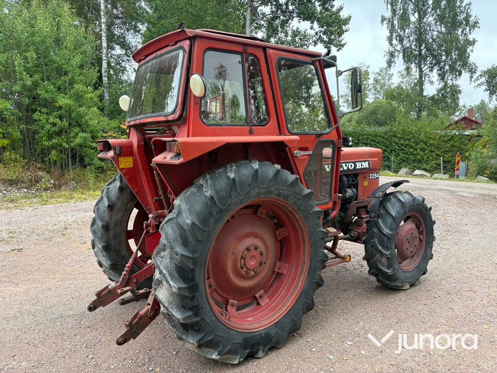 Traktor Volvo BM 2254