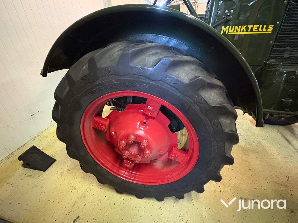 Traktor Bolinder Munktell BM10