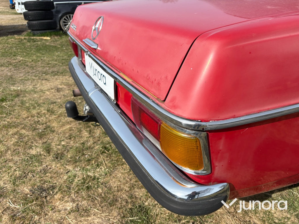 Veteranbil - Mercedes-Benz 220 D/8
