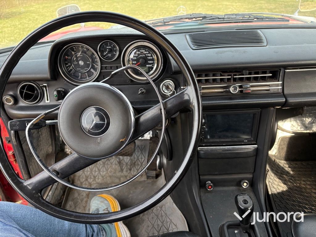 Veteranbil - Mercedes-Benz 220 D/8